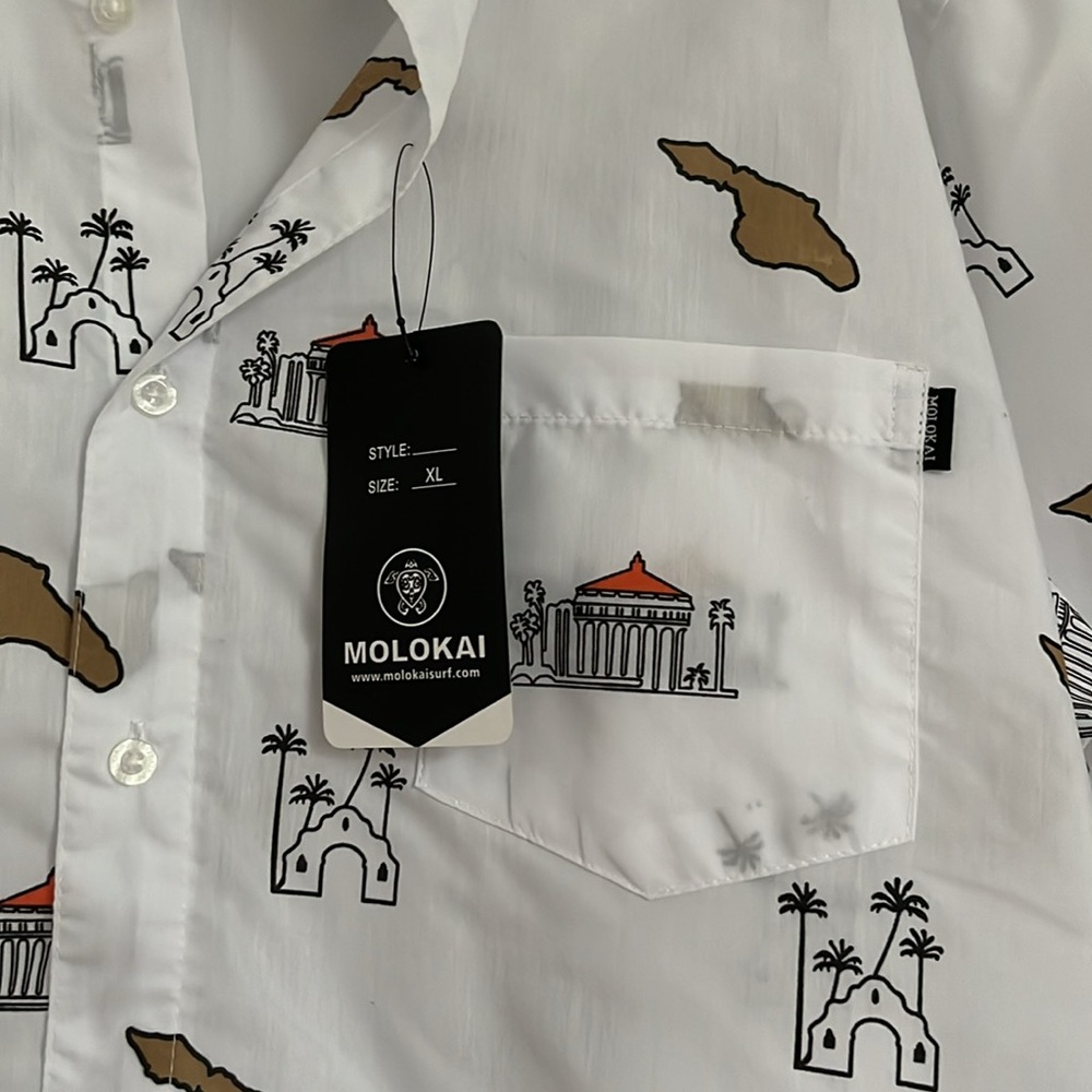 Sharp looking button down collared shirt - Picture 2 of 4